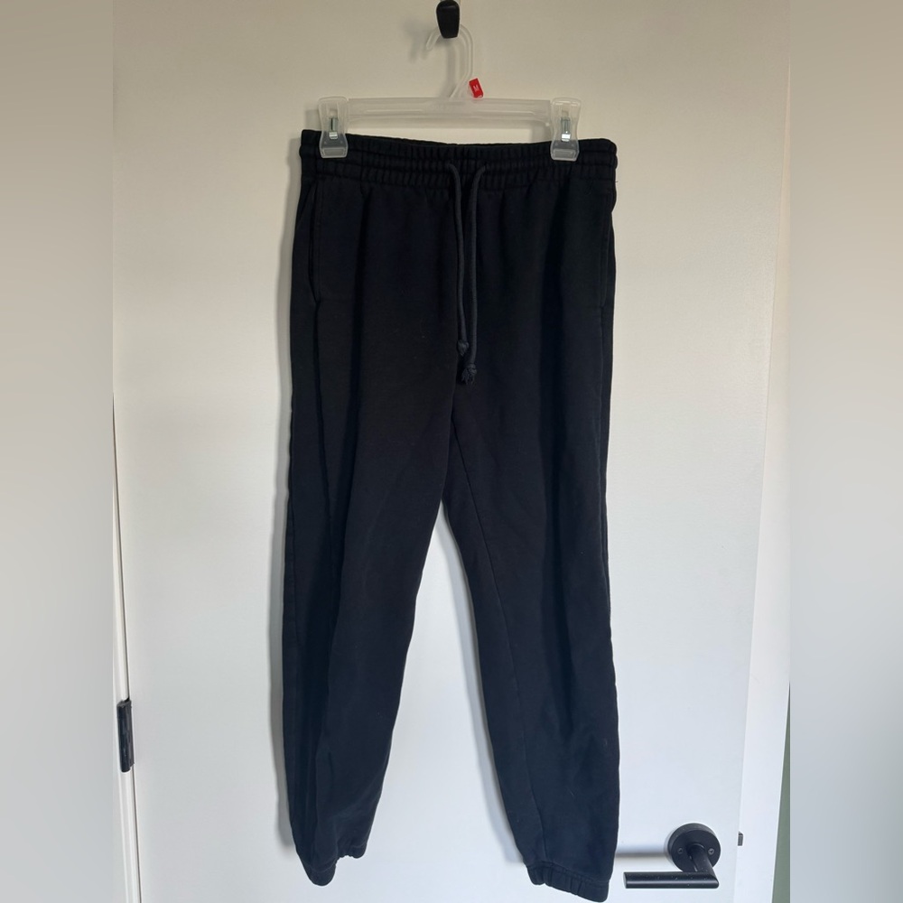 TNA cozy boyfriend Black sweat pants